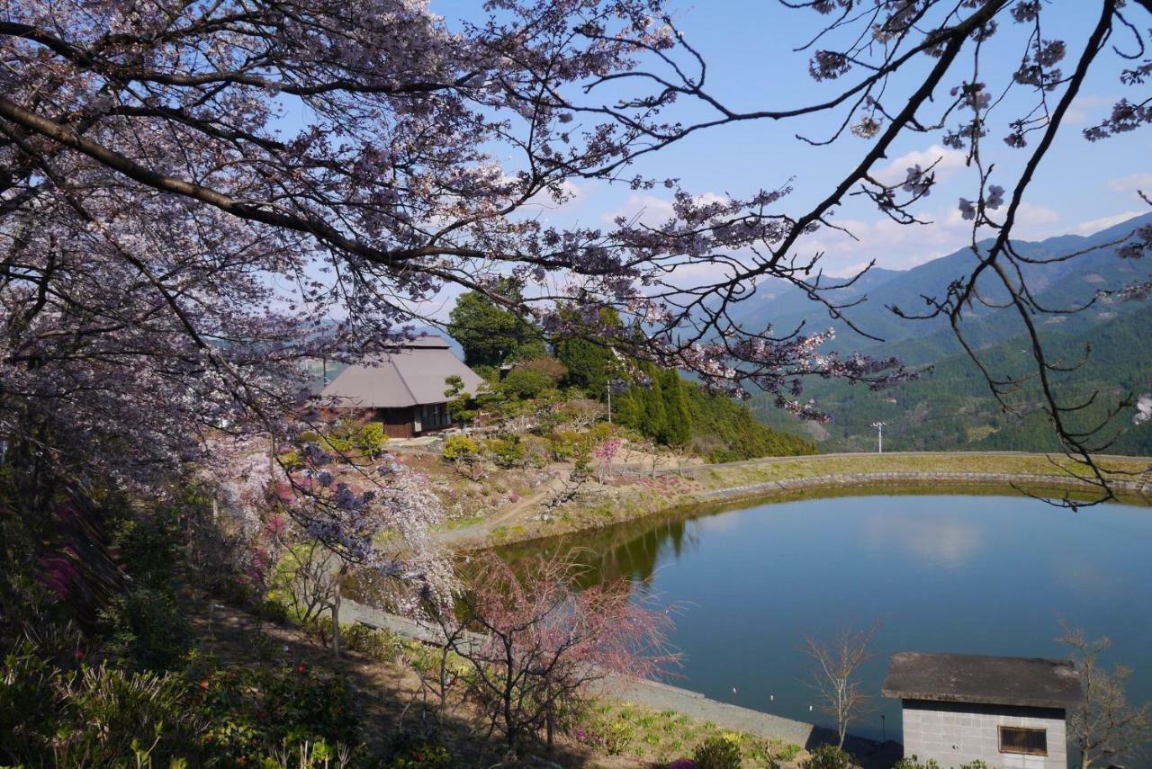 Hostel & Tatami Bar Uchikobare -内子晴れ- Exteriér fotografie